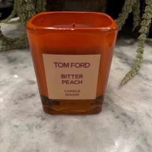 Tom Ford Bitter Peach Candle - Vibrant Orange